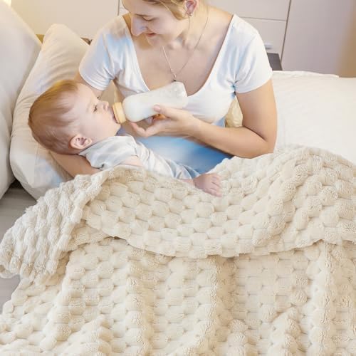 HOMRITAR Fluffy 3D Flannel Baby Blanket for All Seasons 1