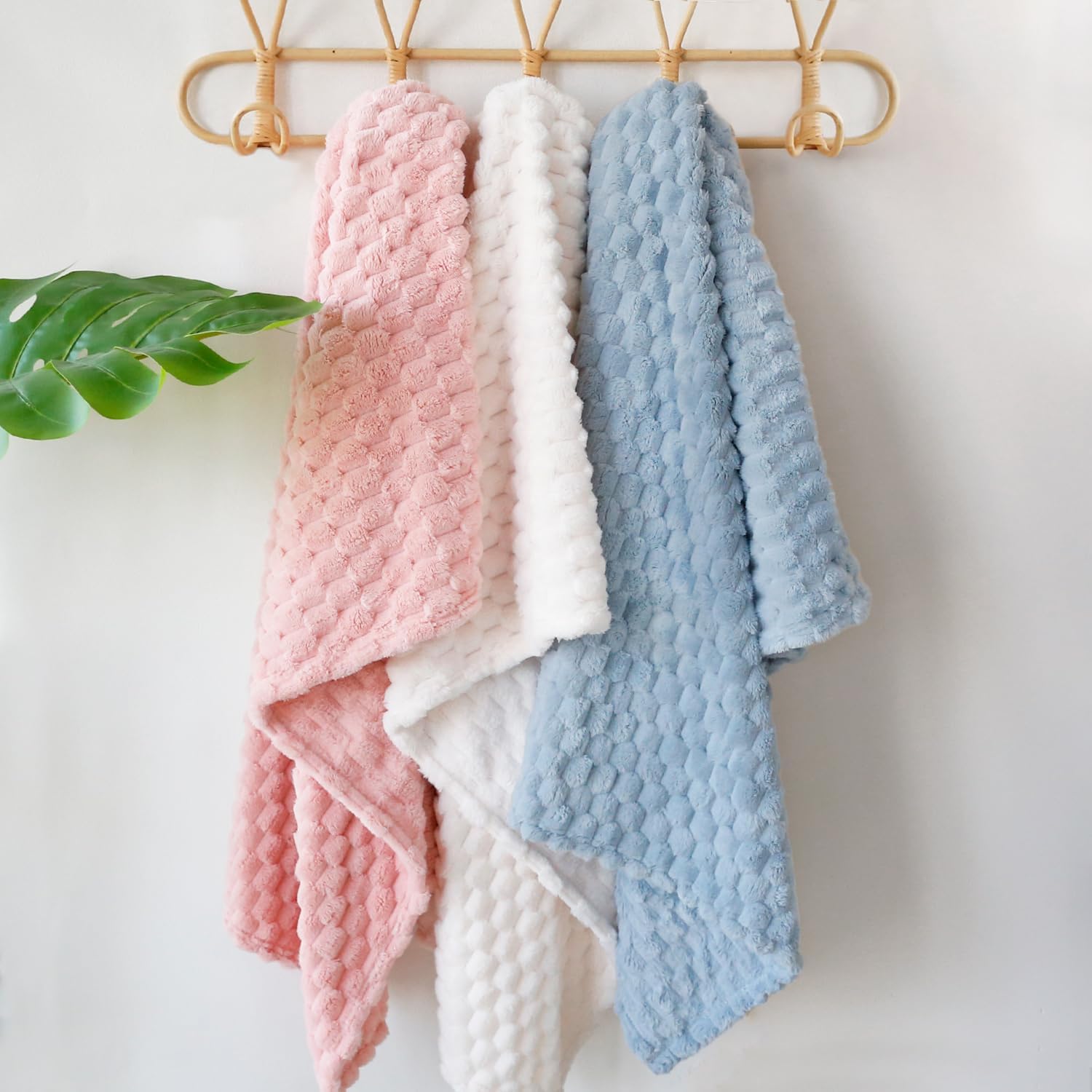 HOMRITAR Soft Fluffy 3D Jacquard Baby Blanket