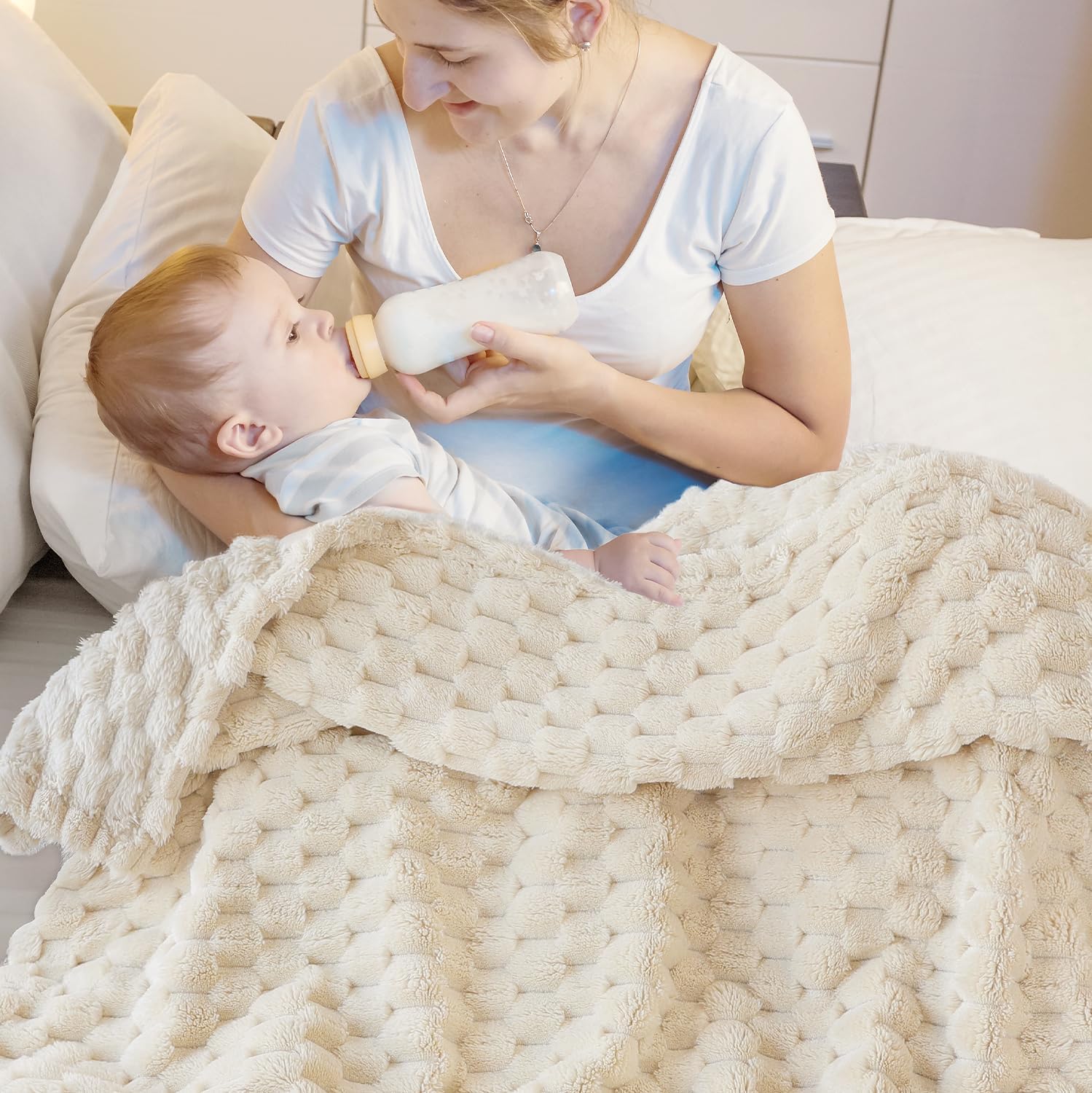 HOMRITAR Fluffy 3D Flannel Baby Blanket for All Seasons 1