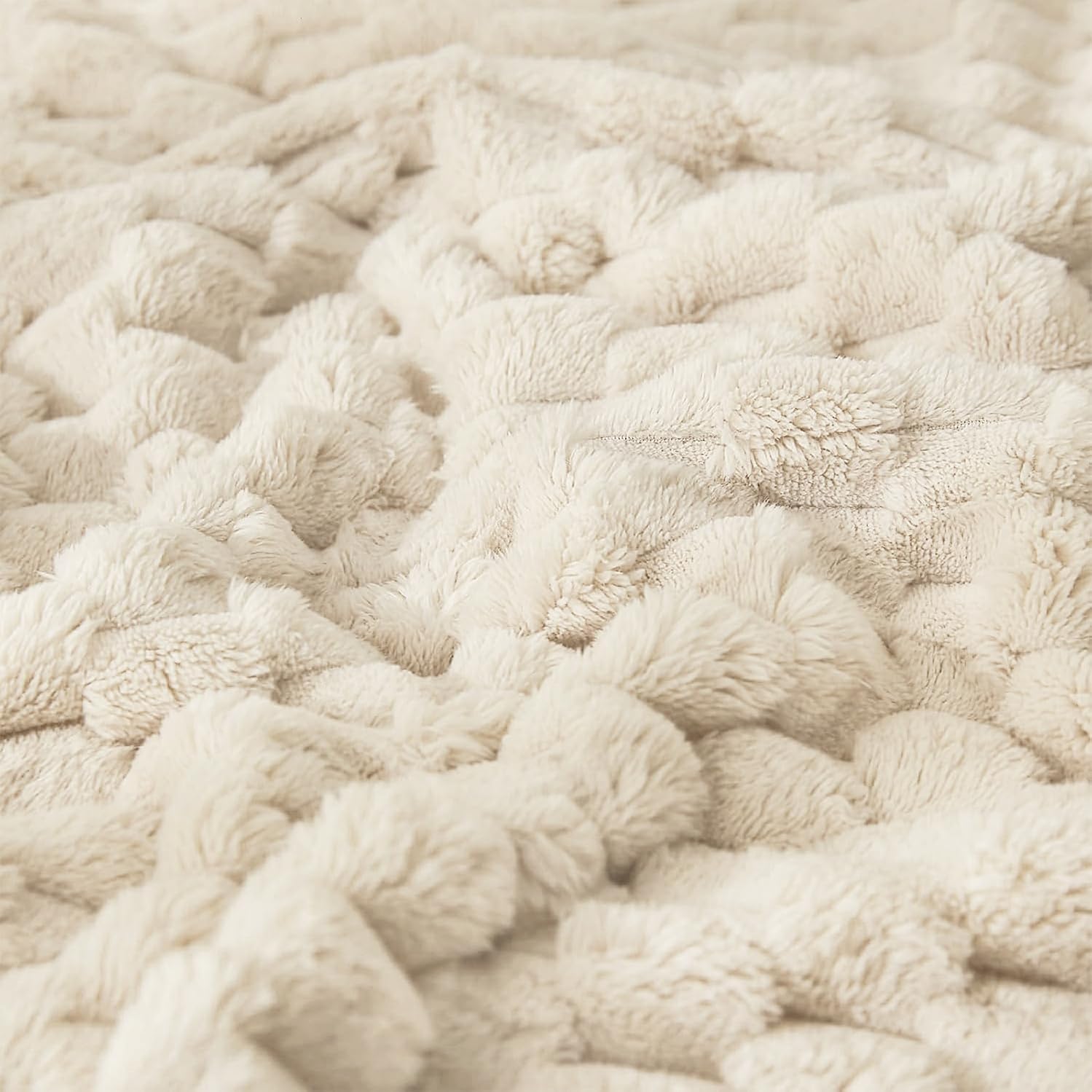 HOMRITAR Fluffy 3D Flannel Baby Blanket for All Seasons 1