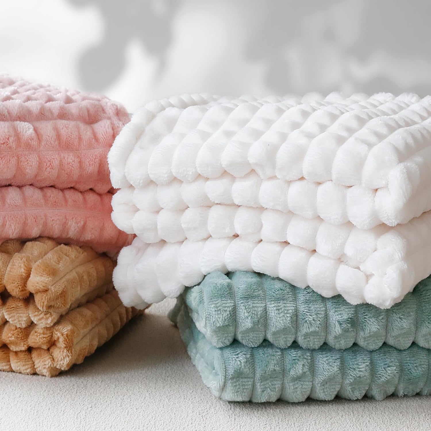 HOMRITAR Cozy Fleece Baby Blanket with 3D Design