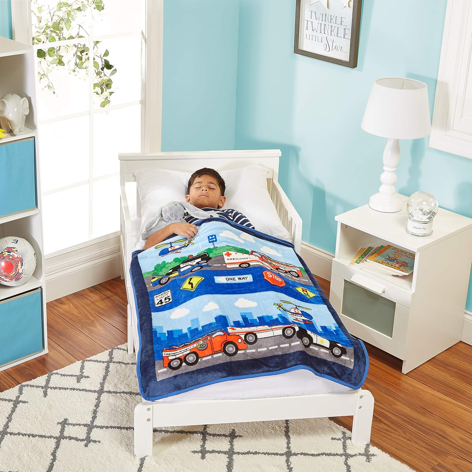 EVERYDAY KIDS Toddler Throw Blanket - Fire and Police Rescue Design